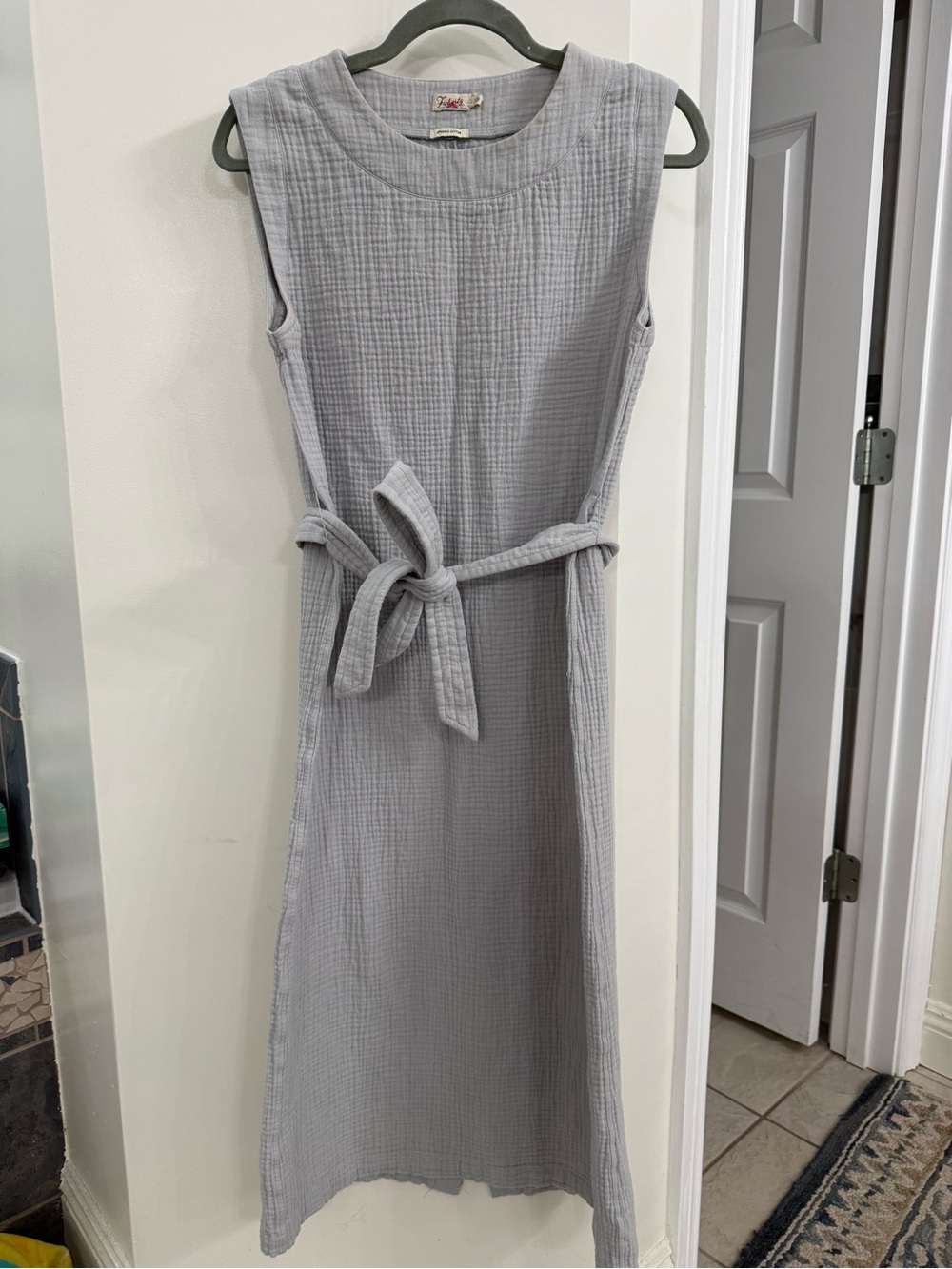 Faherty Light Gray Sleeveless Tie-Waist Midi Dress